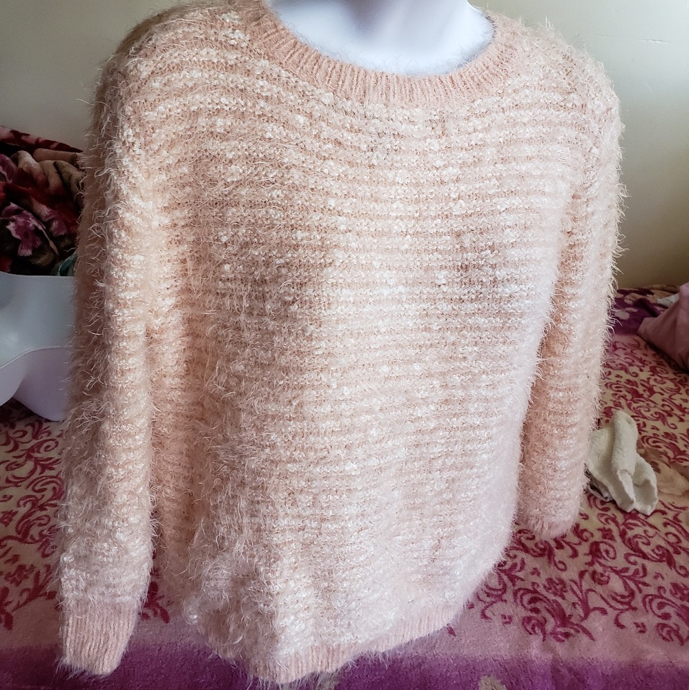 Fuzzy sweater - Picture 2 of 2